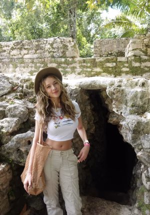 julia mosier - Gallery Image 1